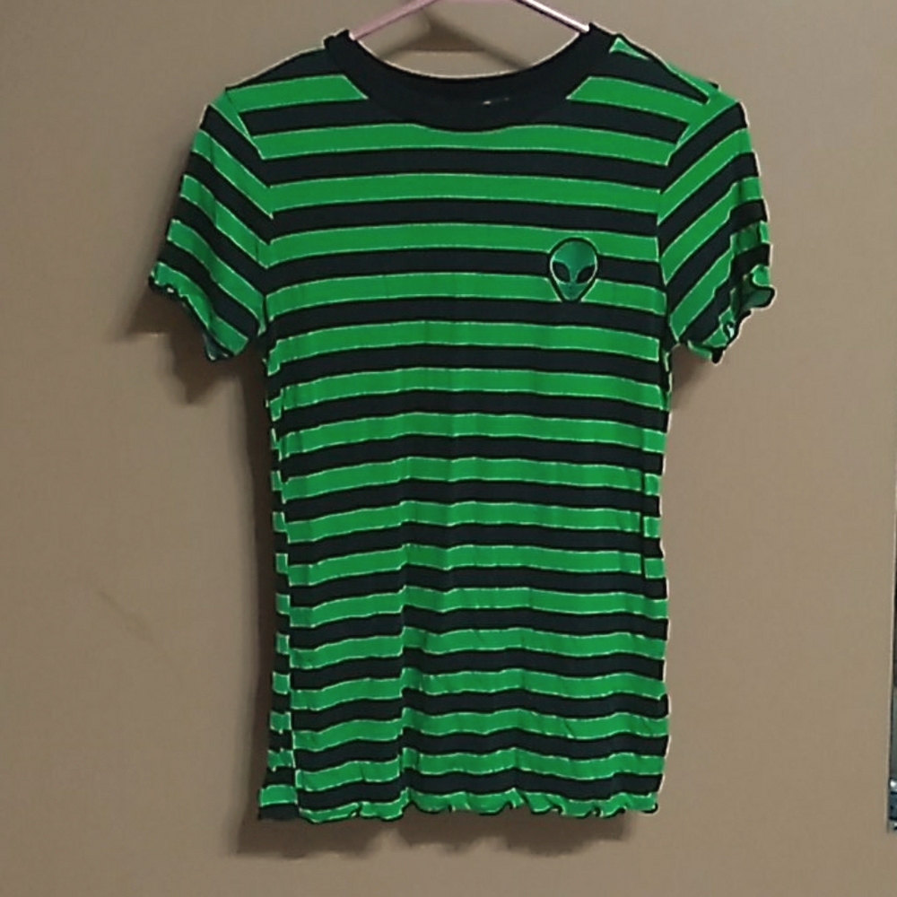 Hot topic Alien tee